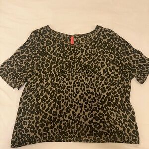 Eight Sixty Tan and Black Boxy Crop T-Shirt